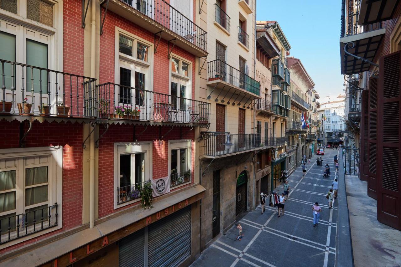Apartamento Boutique Centro Zapateria 45 Apartment Pamplona Luaran gambar
