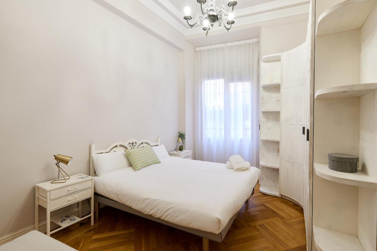 Apartamento Boutique Centro Zapateria 45 Apartment Pamplona Luaran gambar