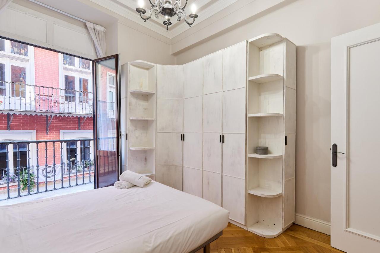 Apartamento Boutique Centro Zapateria 45 Apartment Pamplona Luaran gambar