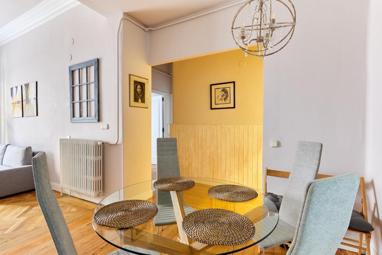 Apartamento Boutique Centro Zapateria 45 Apartment Pamplona Luaran gambar