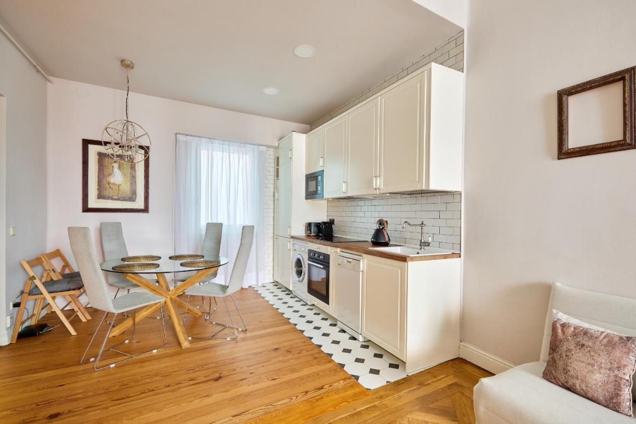 Apartamento Boutique Centro Zapateria 45 Apartment Pamplona Luaran gambar