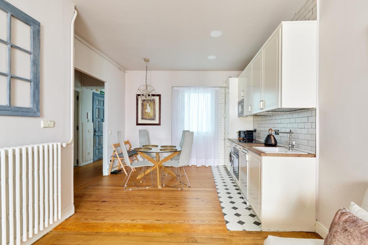 Apartamento Boutique Centro Zapateria 45 Apartment Pamplona Luaran gambar