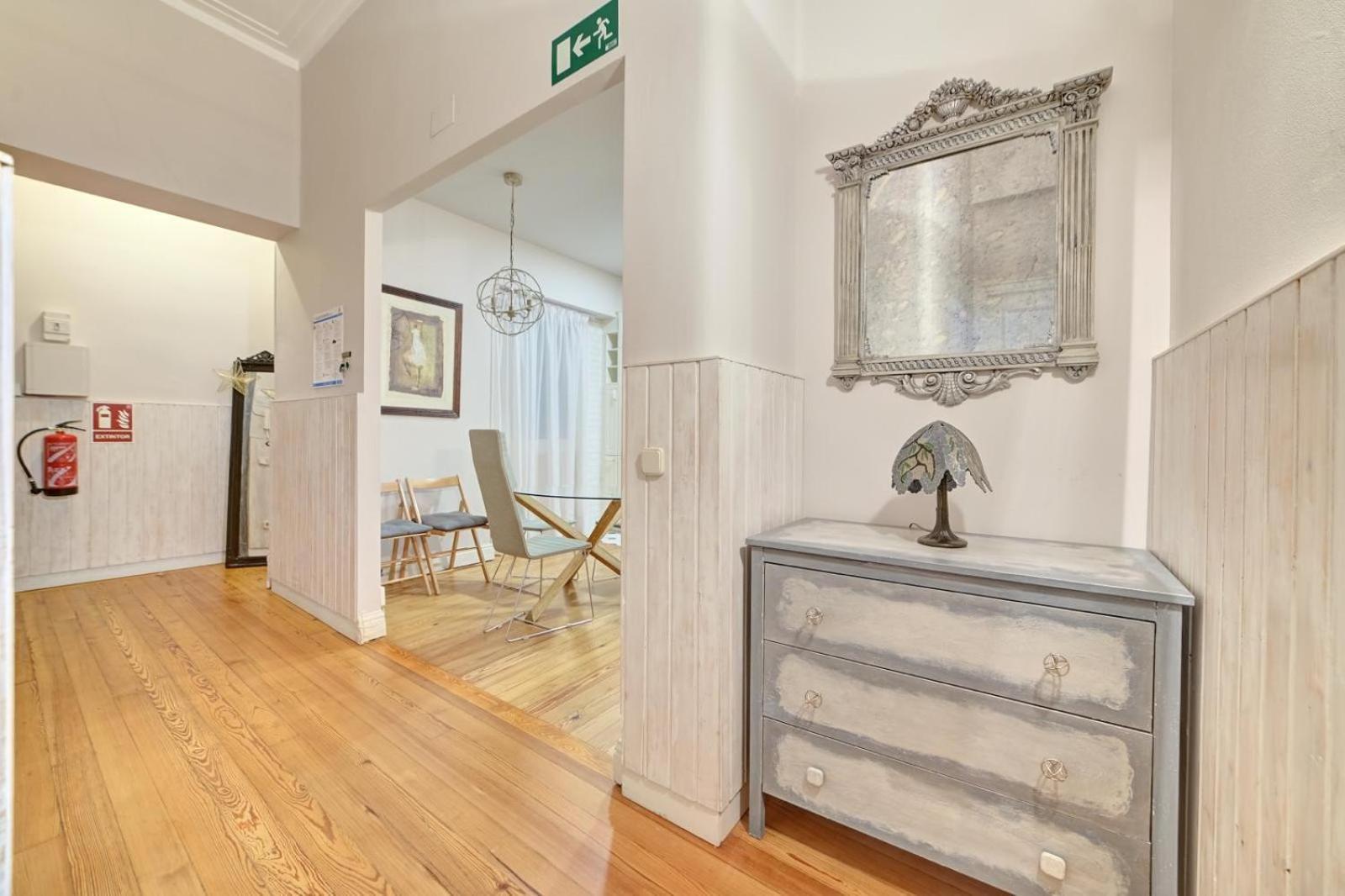 Apartamento Boutique Centro Zapateria 45 Apartment Pamplona Luaran gambar