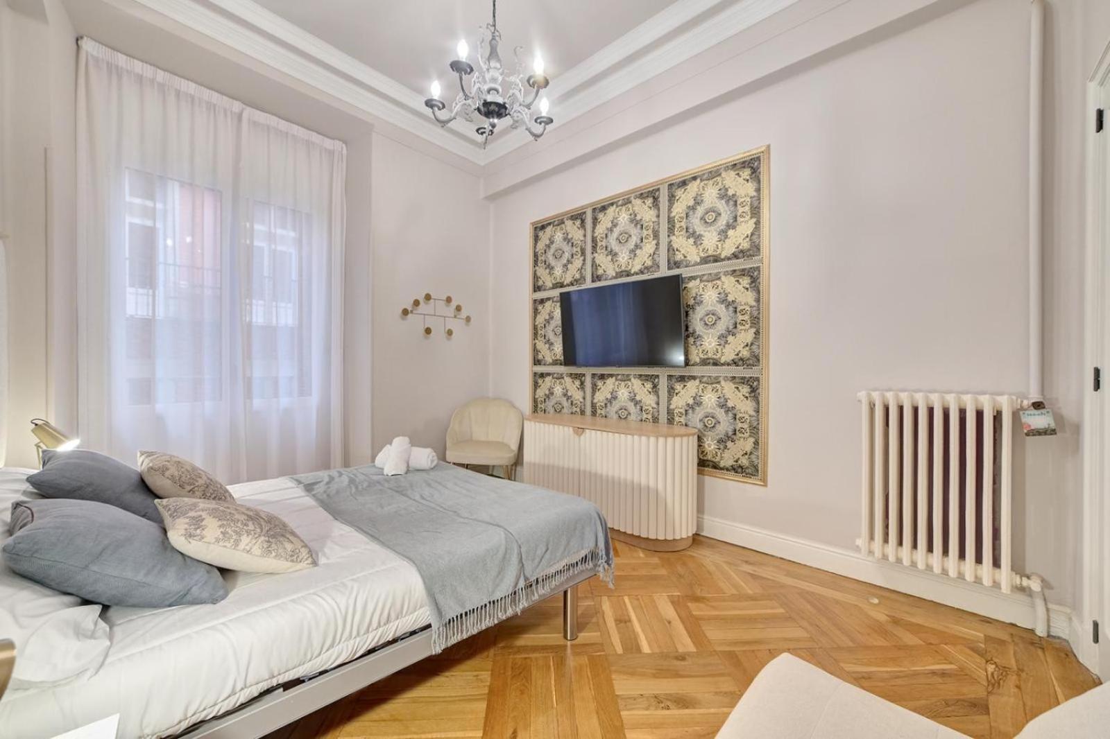 Apartamento Boutique Centro Zapateria 45 Apartment Pamplona Luaran gambar