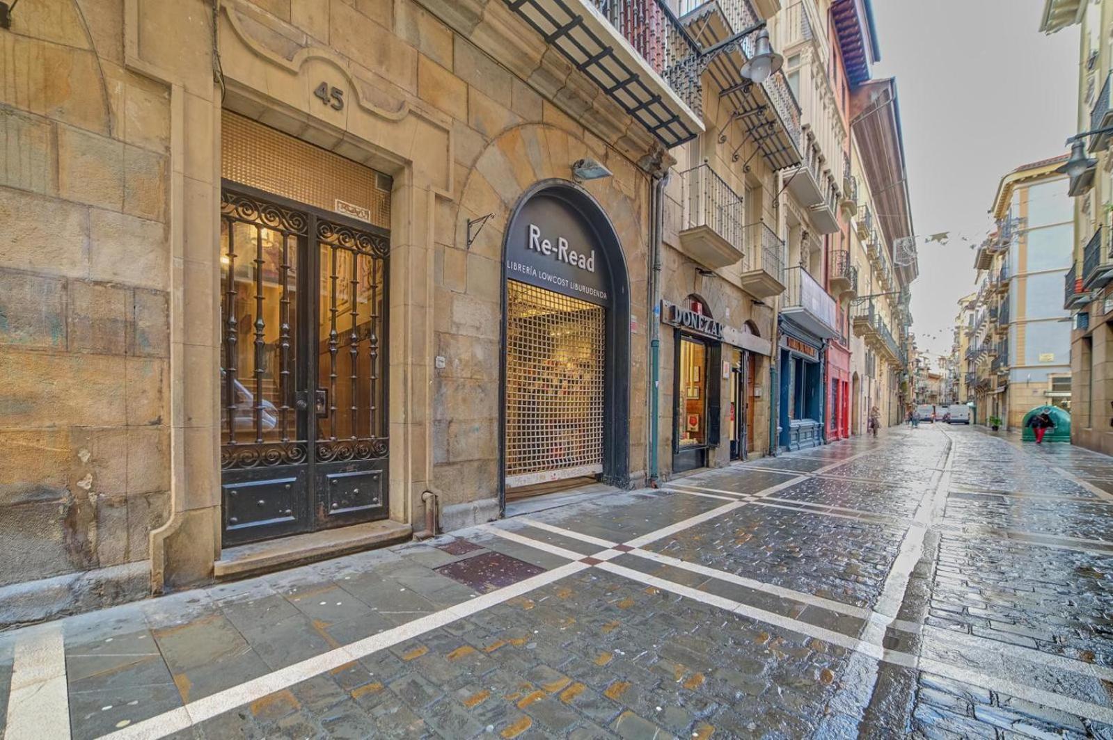 Apartamento Boutique Centro Zapateria 45 Apartment Pamplona Luaran gambar