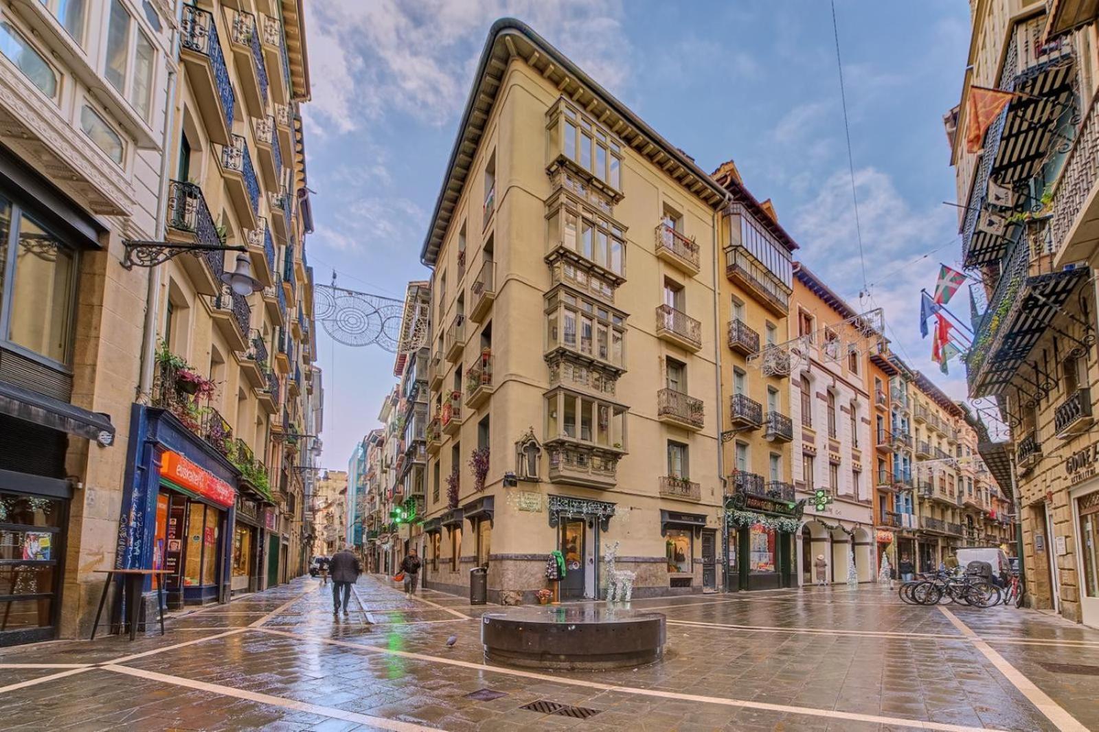 Apartamento Boutique Centro Zapateria 45 Apartment Pamplona Luaran gambar