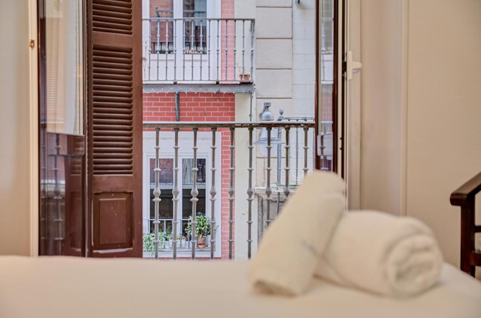 Apartamento Boutique Centro Zapateria 45 Apartment Pamplona Luaran gambar