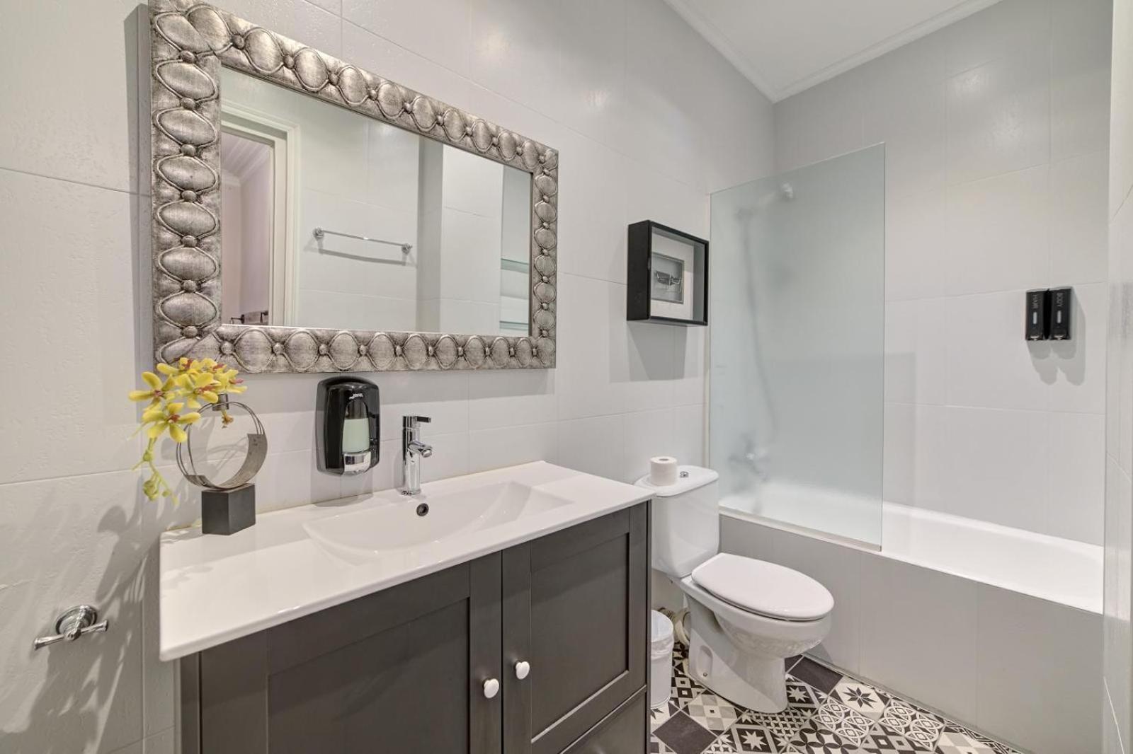 Apartamento Boutique Centro Zapateria 45 Apartment Pamplona Luaran gambar