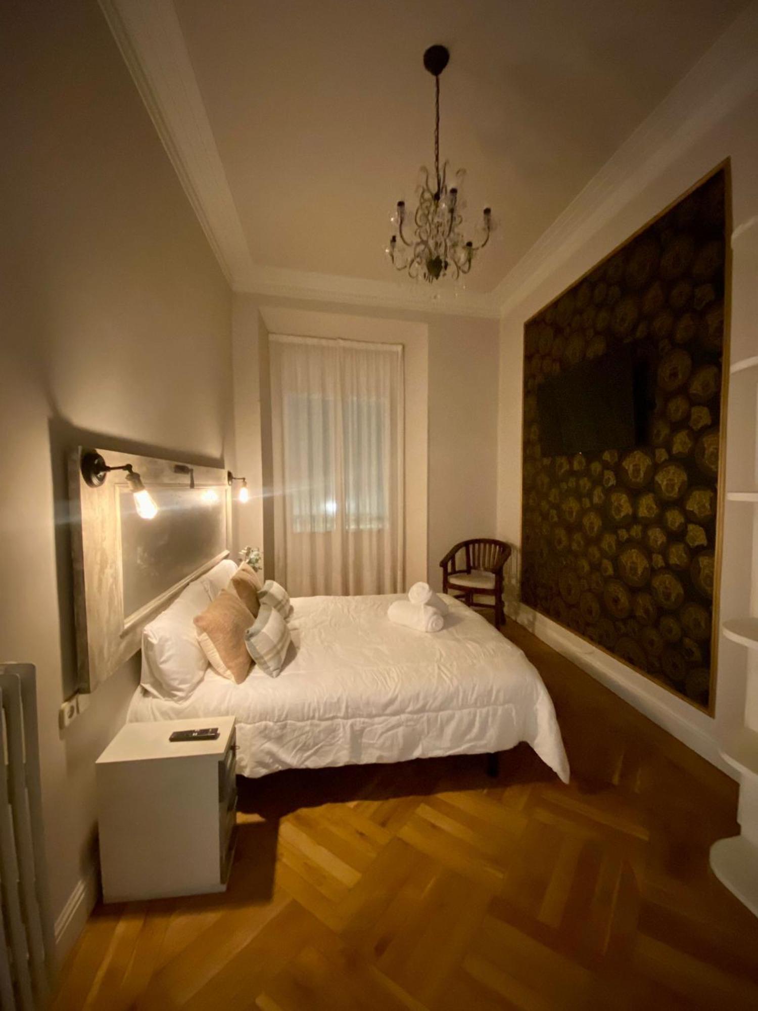 Apartamento Boutique Centro Zapateria 45 Apartment Pamplona Luaran gambar