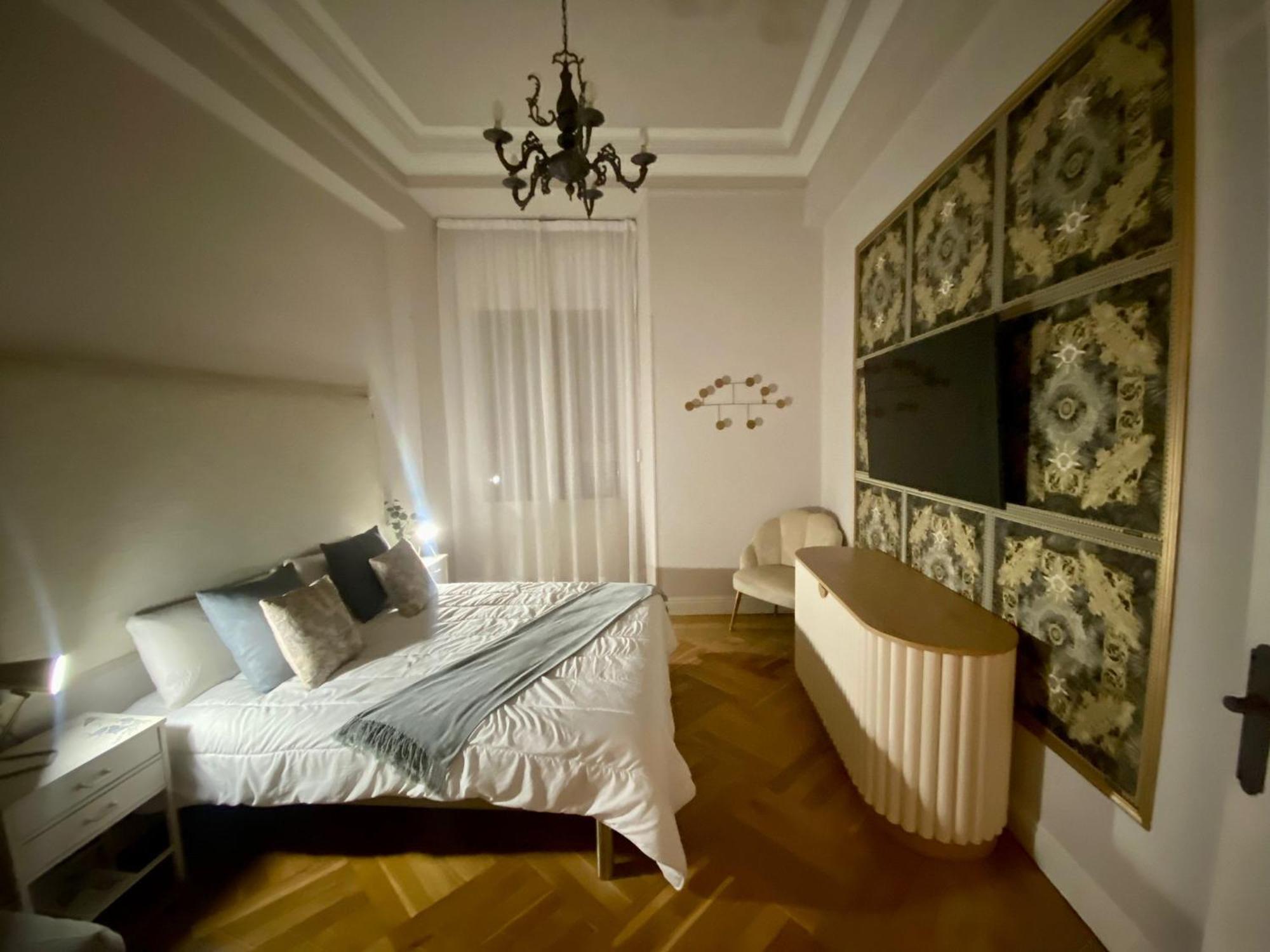 Apartamento Boutique Centro Zapateria 45 Apartment Pamplona Luaran gambar
