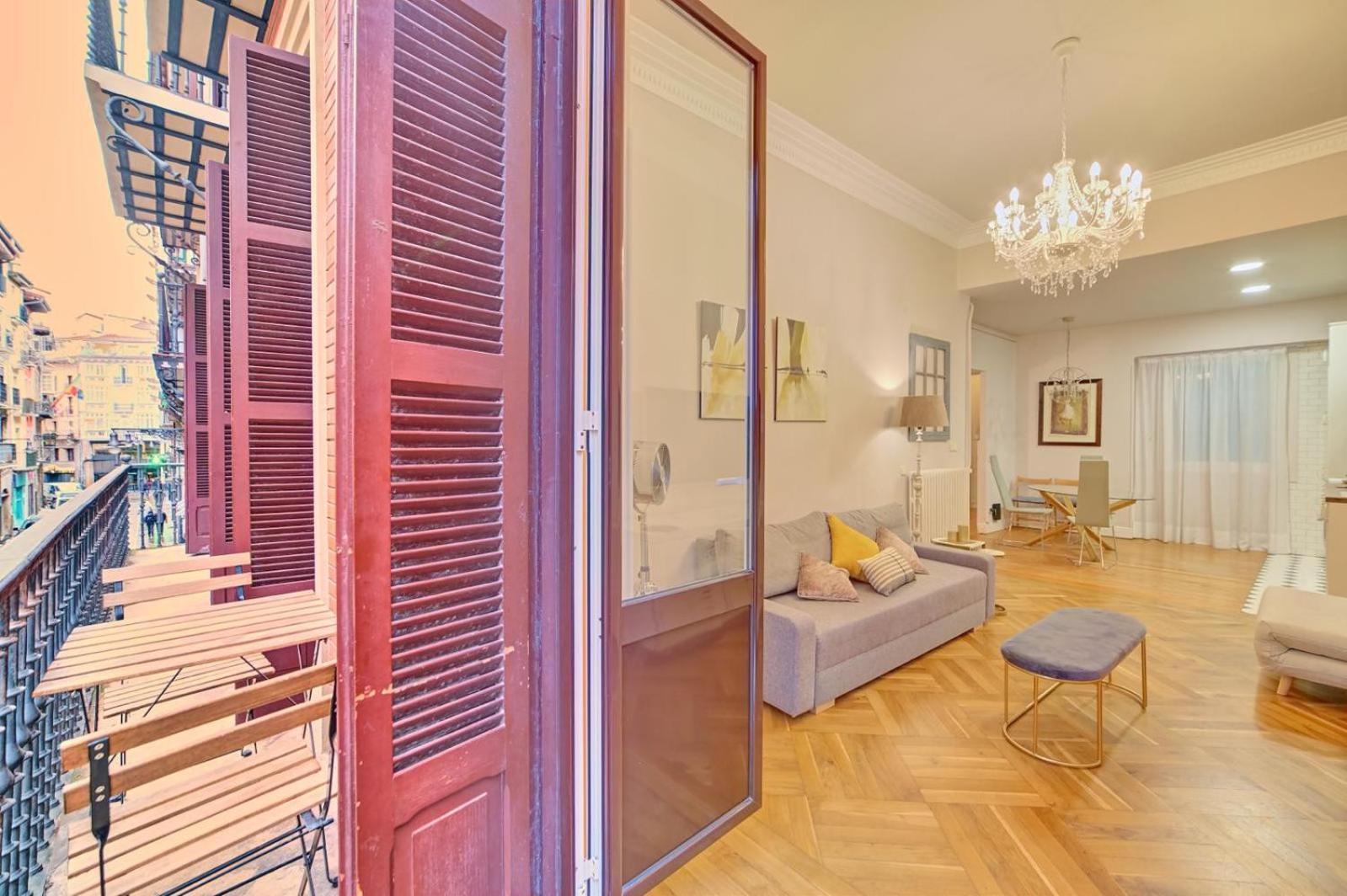 Apartamento Boutique Centro Zapateria 45 Apartment Pamplona Luaran gambar